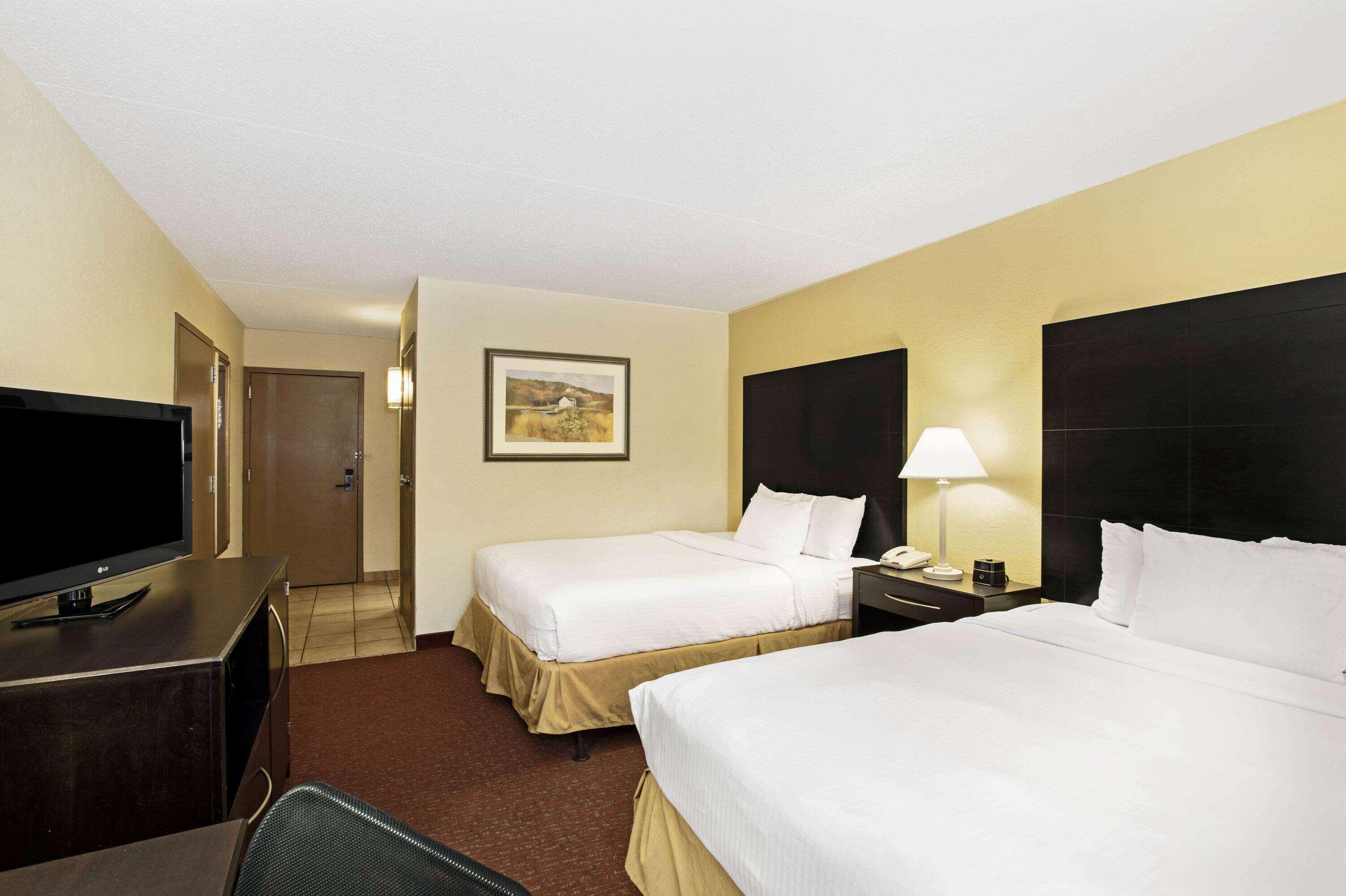Hotel La Quinta By Wyndham Salina Exterior foto
